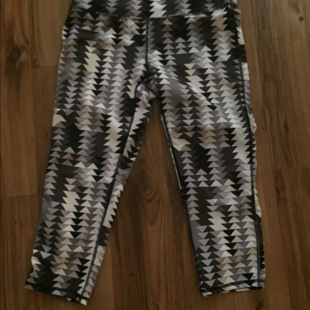 Gap Athletic Capri Pant